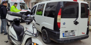 Sinop’ta, otomobil ile motosiklet çarpıştı!