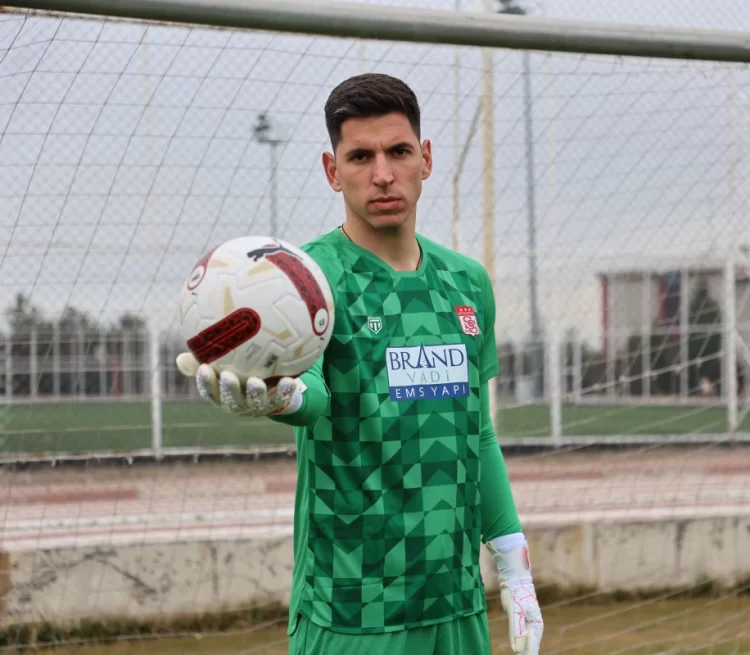 sivasspor a kaleci nikolic ten kotu haber habermeydan e1743700929761