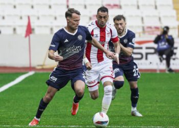 Sivasspor, Antalyaspor karşısında 3 puanı 2 golle aldı!