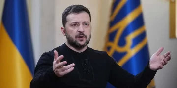 Zelenskiy, Rusya’nın Paskalya Bayramı için ilan ettiği geçici ateşkesi ihlal ettiğini açıkladı