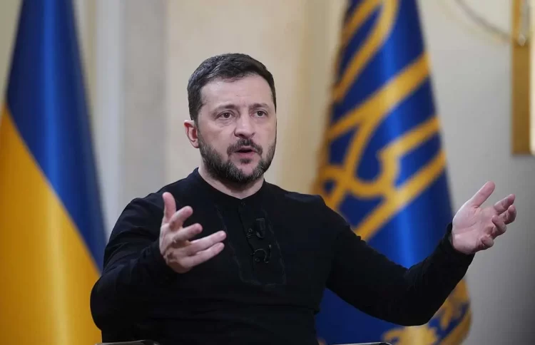 Zelenskiy, Rusya'nın Paskalya Bayramı için ilan ettiği geçici ateşkesi ihlal ettiğini belirtti.