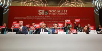 Özgür Özel: 19 Mart darbesine karşı dünya demokratları olarak bir arada duruyoruz