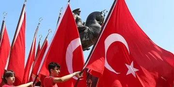 19 Mayıs Pazartesi günü tatil mi? Okullar ve iş yerleri açık mı?