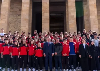 81 ilden gelen gençler ve milli sporcular Anıtkabir’de