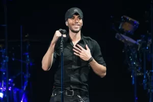Enrique Iglesias ezan sesi habermeydan