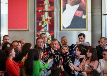 Özgür Özel: Hukuk Devletini Bu Kadar Ayağa Düşürmeyin