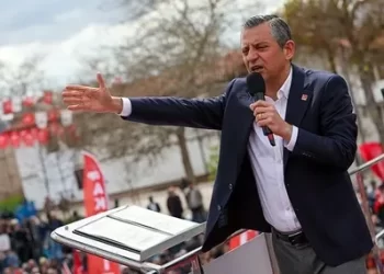 Özgür Özel: Darbeye harcadığı parayla 200 tane hastane yapılırdı