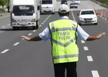 Standart Dışı Işık (Far) Kullanan 26 Bin 822 Araca İşlem Yapıldı