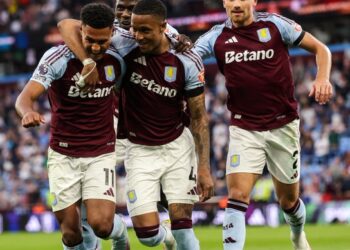 Aston Villa, Tottenham’ı 2 golle devirdi!
