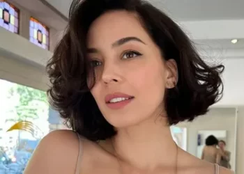 Azra Akın’dan çocukları için radikal karar!