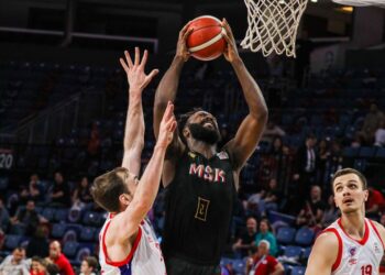 Bahçeşehir Koleji 59-60 Mersin Spor