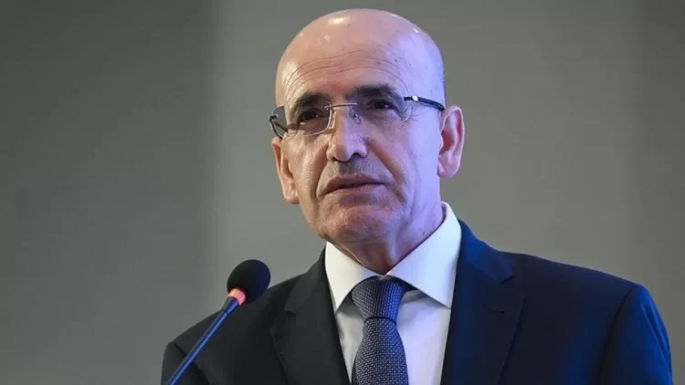 Hazine ve Maliye Bakanı Mehmet Şimşek, Türkiye'nin ekonomik programının kararlılıkla sürdüğünü ve enflasyonun düşüş eğiliminde olduğunu belirterek, "Programı patikasında tutmak için her şeyi yapacağız." dedi.