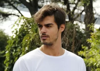 Ölümden döndü! Berk Atan’dan günler sonra ilk kare