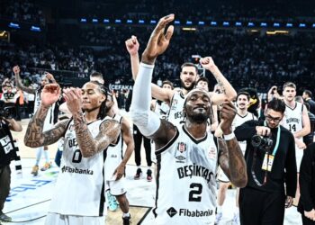 Beşiktaş, potadaki derbide Fenerbahçe’yi devirdi!
