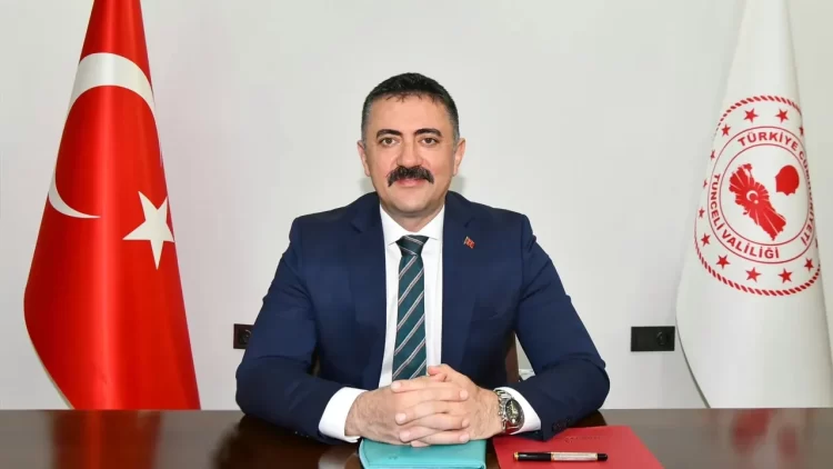 İçişleri Bakanlığı, Tunceli Valisi Bülent Tekbıyıkoğlu'nun görevinden alınarak bakanlık emrine alındığını açıkladı.