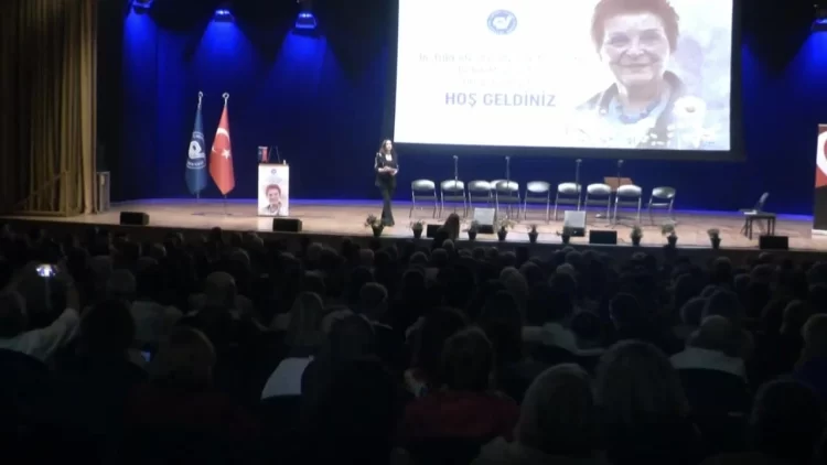 Çağdaş Yaşamı Destekleme Derneği (ÇYDD), Prof. Dr. Türkan Saylan’ı vefatının 16. yılında düzenlediği geniş katılımlı bir törenle andı.