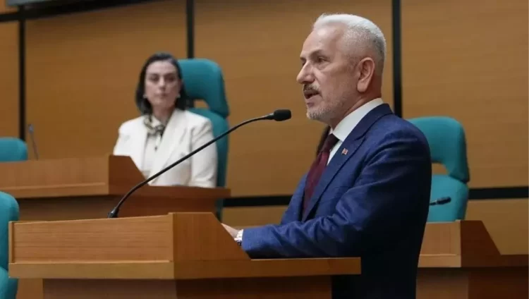 Üsküdar Belediyesi’nin mayıs ayı birinci oturumu, Belediye Başkanı Sinem Dedetaş’ın başkanlığında Belediye Meclis Salonu’nda gerçekleştirildi.