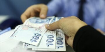 Emeklilerin maaş farkları hesaplara yatırıldı 2025 Emekli bayram ikramiyesi ne zaman yatacak? 4000 TL Kurban Bayramı ikramiyesi bayramdan önce ödenecek mi?