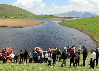 Hakkari’de 3 bin 400 rakımlı yaylada 30 yıl sonra ilk festival düzenlendi
