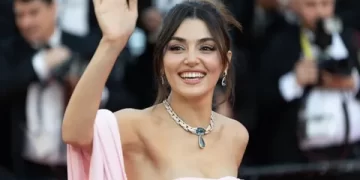 Hande Erçel Cannes kırmızı halısında