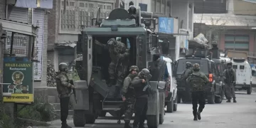 Hindistan ordusu Pakistan’ı hedef alarak saldırıya geçti