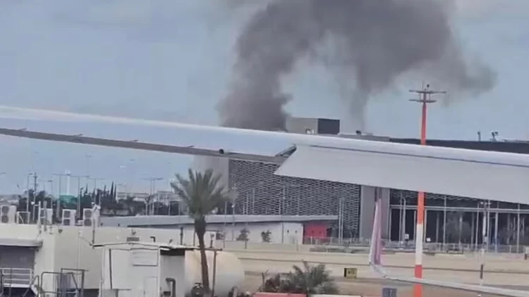 Bugün sabah saatlerinde, Yemen'deki İran destekli Husi güçleri tarafından fırlatılan bir balistik füze, Tel Aviv yakınlarındaki Ben Gurion Havalimanı'na isabet etti. Saldırının ardından İsrail'in çeşitli bölgelerinde sirenler çaldı ve yerel halktan sığınaklara gitmeleri istendi.