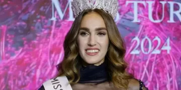 Miss World’de Ülkemizi Temsil Eden Türkiye Güzeli İdil Bilgen açılışta gündem oldu!