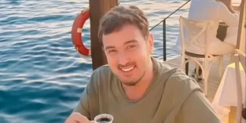 Metin Arolat kimdir ve nerelidir?