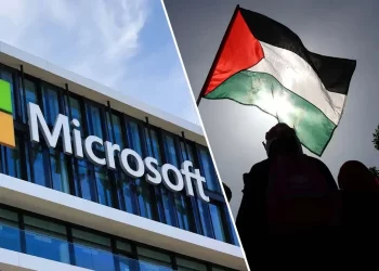 Microsoft İsrail işbirliğini protesto eden çalışanını işten çıkardı
