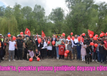 Muş Bulanık’ta, çocuklar yılsonu şenliğinde doyasıya eğlendi!