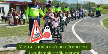 Muş’ta, Jandarma’dan öğrencilere uygulamalı trafik eğitimi!