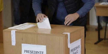Romanya’da halk sandık başında: Cumhurbaşkanlığı seçiminin ikinci turu başladı