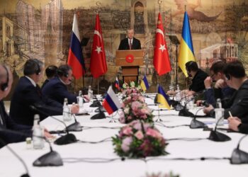 Türkiye-Rusya-Ukrayna görüşmesi başladı