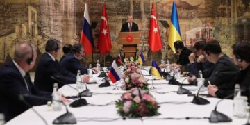 Türkiye-Rusya-Ukrayna görüşmesi başladı