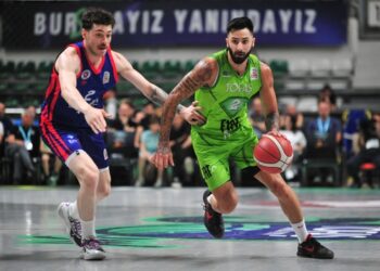 TOFAŞ, Bahçeşehir’i yenip seride öne geçti!