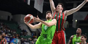 TOFAŞ, Karşıyaka’yı son periyotta geçti!