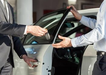 İkinci el otomobil satışlarında 6 ay-6 bin kilometre düzenlemesi uzatıldı