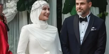 Gamze Özçelik ve eşi Reshad Strik ard arda paylaşım yaptı! ‘1. yıl kutlamaları başlasın’