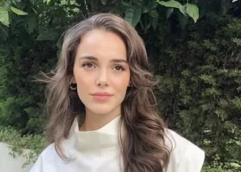 Hafsanur Sancaktutan’dan banyoda bornozlu paylaşım