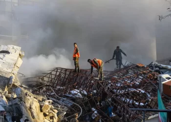 İran ve İsrail'den peş peşe saldırılar sürüyor! İsrail ordusu, İran'dan yeni bir füze saldırısı düzenlendiğini açıkladı İran ve İsrail’den peş peşe saldırılar sürüyor! İsrail ordusu, İran’dan yeni bir füze saldırısı düzenlendiğini açıkladı