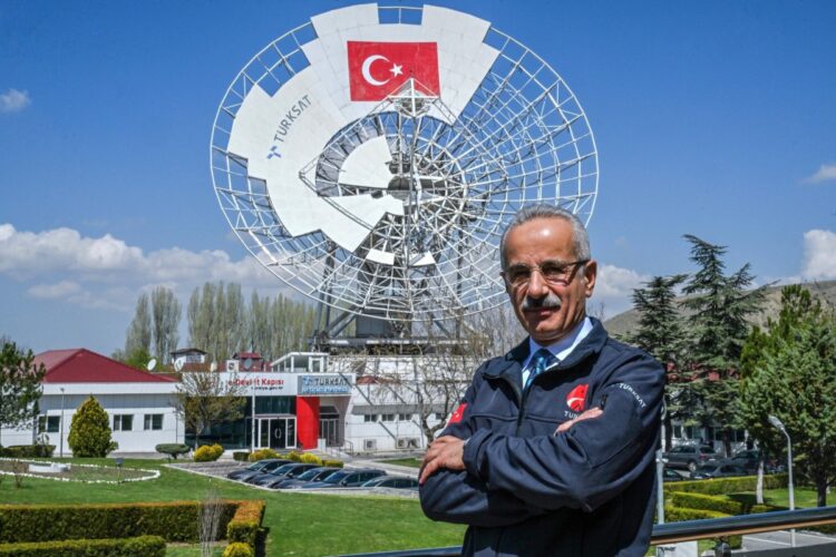Suriyeye uydu destegi habermeydan