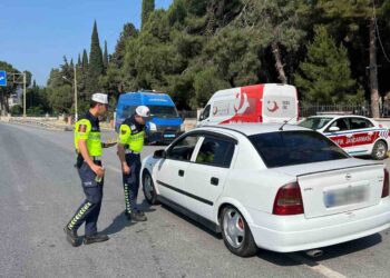 Trafik Kazalarına Karşı Jandarma Ekipleri Sürücüleri Uyardı