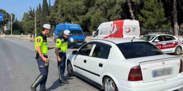 Trafik Kazalarına Karşı Jandarma Ekipleri Sürücüleri Uyardı