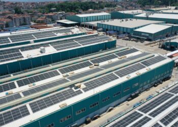 Bakan Uraloğlu duyurdu! Trenler güneş enerjisiyle üretilecek