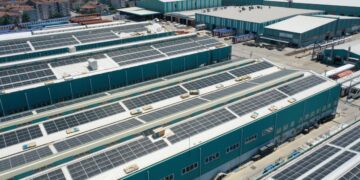 Bakan Uraloğlu duyurdu! Trenler güneş enerjisiyle üretilecek