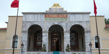 İstanbul Valiliği’nden uyarı! Yüksek sesli müzik dinleyenlere para cezası