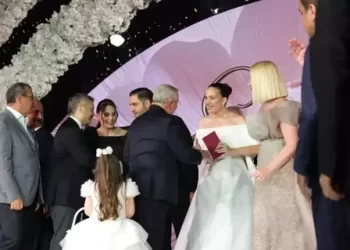 Sinan Engin’in kızı Elif Engin, Ahmet Ahlatcı’nın oğlu Ahmet Emin Ahlatcı ile evlendi