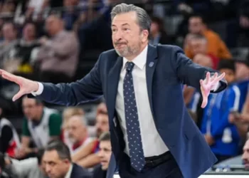 Anadolu Efes'te, Luca Banchi ile yollar ayrıldı! Anadolu Efes’te, Luca Banchi ile yollar ayrıldı!