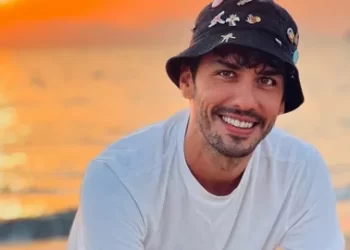 Aras Aydın:  Evlililk hikayesini anlattı bireysel emekliliğimi bozdurup Melis’e yüzük aldım