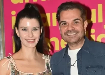 Beren Saat: Şartları iyileşmeden dönmeyeceğim